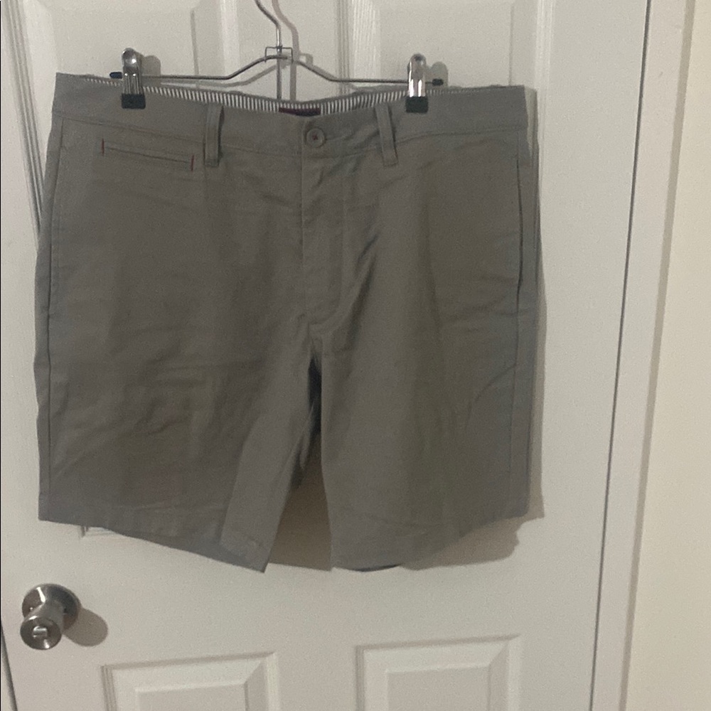 Untuckit Men’s Grey Shorts
